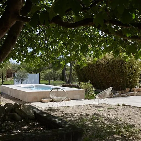 Maison Tara Verte Au Mas Montredon Bed & Breakfast